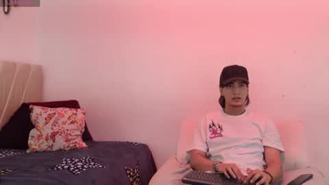 Mia online show from May 24, 12:34 pm