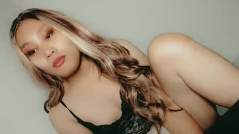 SWEET LOVE online show from May 3, 10:10 am
