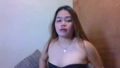 Snapshot of sweet_mae28xx chatting on September 15, 6:26 am sweet_mae28xx online show from September 15, 6:26 am