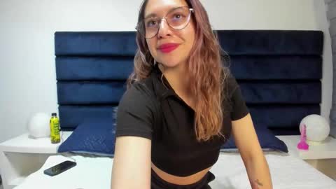 Snapshot of sweet_meelody chatting on September 24, 3:24 am Melody online show from September 24, 3:24 am