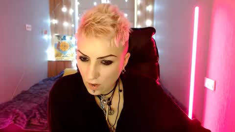 sweet_n_strong online show from December 20, 8:10 am