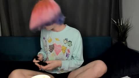 Snapshot of sweet_peach__ chatting on September 21, 9:41 pm kira online show from September 21, 9:41 pm