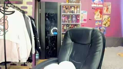 kira online show from July 18, 5:04 pm