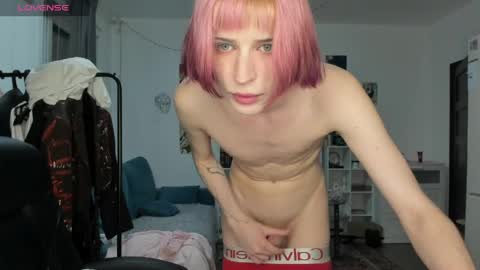 kira online show from April 18, 7:29 pm