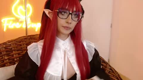 Roxanee online show from May 24, 9:32 pm