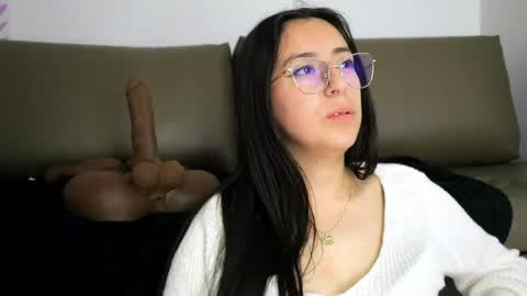 Sammy Lauren online show from April 17, 9:50 pm