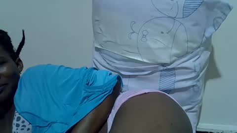 Snapshot of sweet_shari chatting on October 4, 2:09 am Princess shari online show from October 4, 2:09 am