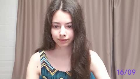 Snapshot of sweet_sweet_angel chatting on September 16, 8:50 am Angel online show from September 16, 8:50 am