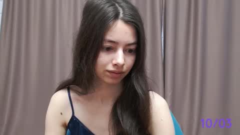 Snapshot of sweet_sweet_angel chatting on March 10, 8:39 am Angel online show from March 10, 8:39 am