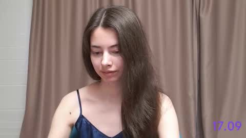 Snapshot of sweet_sweet_angel chatting on September 17, 8:51 am Angel online show from September 17, 8:51 am