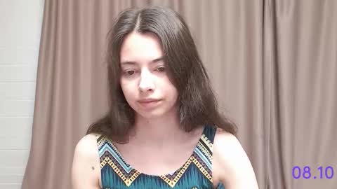 Snapshot of sweet_sweet_angel chatting on October 8, 9:15 am Angel online show from October 8, 9:15 am