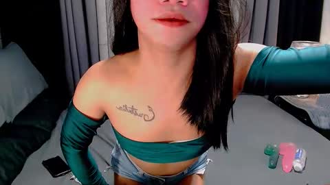 bea takashi  online show from October 22, 1:02 pm