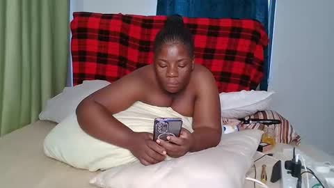Snapshot of sweetafricangal chatting on October 19, 6:51 am NASHA online show from October 19, 6:51 am