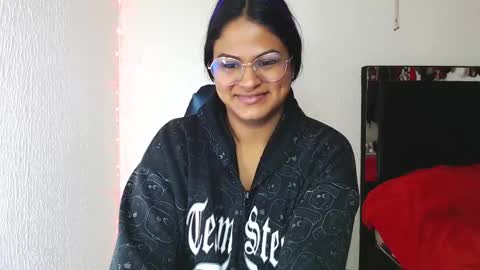 Snapshot of sweetalmaa chatting on March 10, 9:56 am Alma online show from March 10, 9:56 am