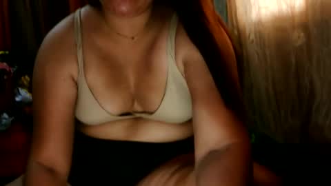 Snapshot of sweetaloha34 chatting on February 27, 7:08 am sweetaloha34 online show from February 27, 7:08 am