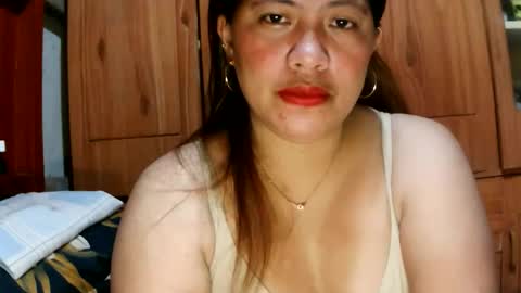 Snapshot of sweetaloha34 chatting on October 13, 7:05 pm sweetaloha34 online show from October 13, 7:05 pm