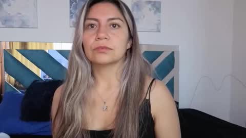 Snapshot of sweetblueberry_ chatting on October 17, 1:26 pm Cinthia online show from October 17, 1:26 pm