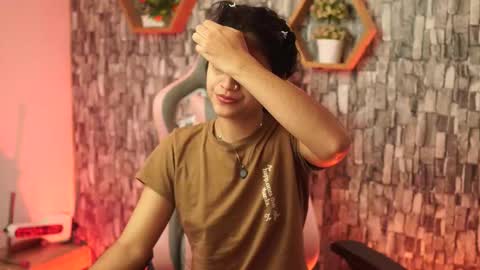 Salom independent model online show from March 9, 8:02 pm