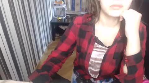 Snapshot of sweetcherry505 chatting on October 8, 9:59 am sweetcherry505 online show from October 8, 9:59 am
