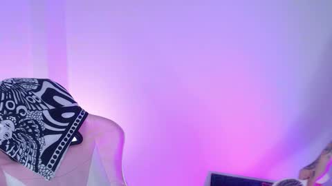 Snapshot of sweetcrime chatting on September 29, 2:32 am Independent model online show from September 29, 2:32 am