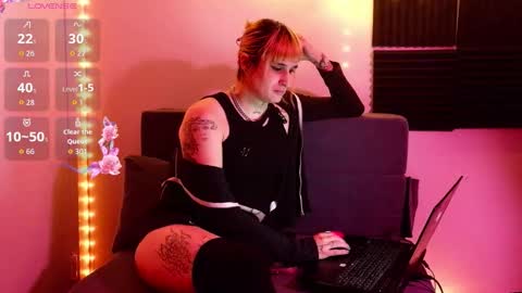 Emma online show from January 8, 2:39 am