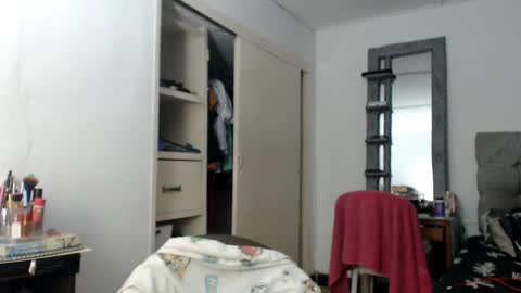 Snapshot of sweetfantasyven chatting on October 18, 12:59 am SWEETFANTASYVEN online show from October 18, 12:59 am