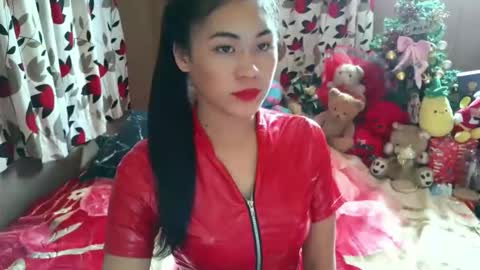 Snapshot of sweetgirllucy24xx chatting on October 3, 4:54 am sweetgirllucy24xx online show from October 3, 4:54 am