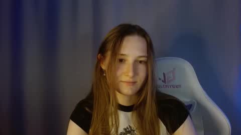 Snapshot of sweetie_lover chatting on September 13, 8:00 pm Annie online show from September 13, 8:00 pm