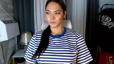 sweetiefox1 online show from October 10, 1:22 am