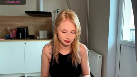 sweetie Lisa3 online show from May 24, 6:53 am