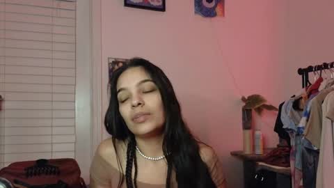 Snapshot of sweetieslikebutter chatting on October 7, 4:19 am Blu Sweets online show from October 7, 4:19 am
