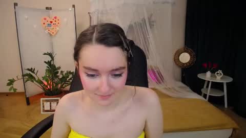 Snapshot of sweetintouch chatting on February 25, 11:15 pm sweetintouch online show from February 25, 11:15 pm