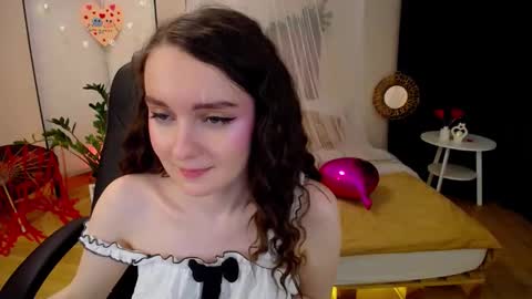 Snapshot of sweetintouch chatting on February 15, 12:48 am sweetintouch online show from February 15, 12:48 am