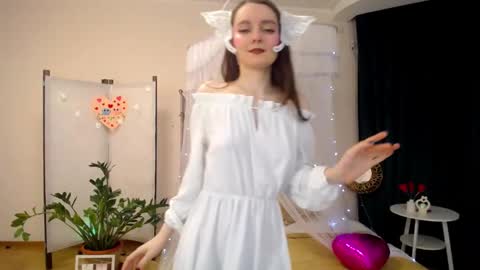 Snapshot of sweetintouch chatting on February 19, 3:17 am sweetintouch online show from February 19, 3:17 am