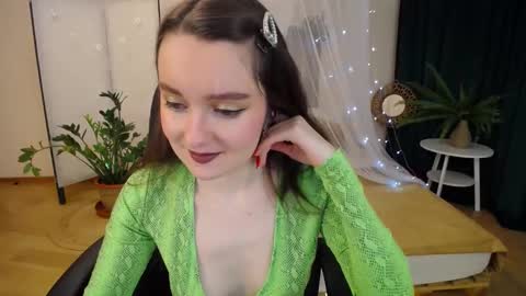 Snapshot of sweetintouch chatting on March 8, 3:17 am sweetintouch online show from March 8, 3:17 am