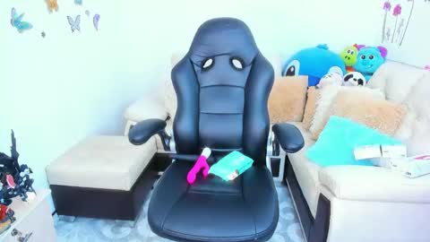 Snapshot of sweetisabella__ chatting on February 8, 4:36 am Isabella online show from February 8, 4:36 am