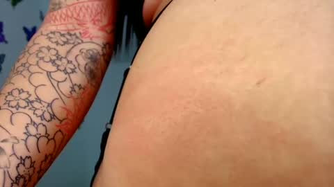 Snapshot of sweetisabella__ chatting on February 9, 8:21 am Isabella online show from February 9, 8:21 am