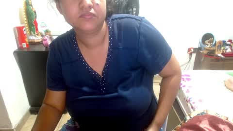 Snapshot of sweetkelly19 chatting on January 12, 12:23 pm sweetkelly19 online show from January 12, 12:23 pm