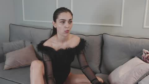 sweetlana1117 online show from June 6, 10:15 pm