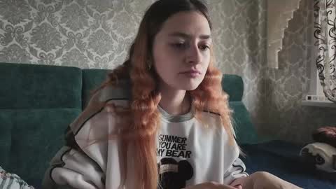 sweetliaison online show from April 19, 5:52 am