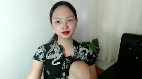 lilcherry online show from June 13, 9:20 am