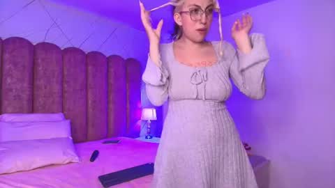 sweetlyundone online show from June 15, 2:25 am