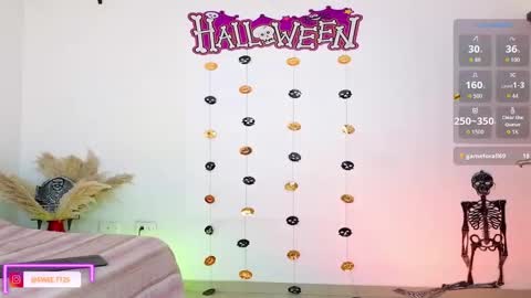 Snapshot of sweetmia_25 chatting on October 2, 10:41 pm MIA online show from October 2, 10:41 pm