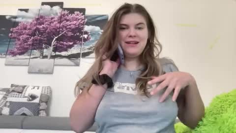 Mila online show from January 6, 1:26 pm