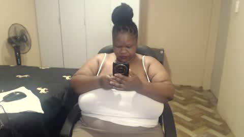 sweetnoziexxx online show from March 19, 7:36 am