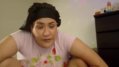 sweetp3ach29 online show from April 18, 5:20 am