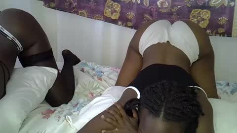 sweetpasion2 online show from December 18, 11:05 am