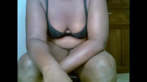 sweetrenne online show from February 23, 6:01 pm