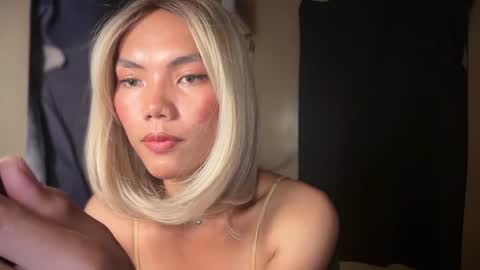 Alexis online show from June 14, 2:30 pm