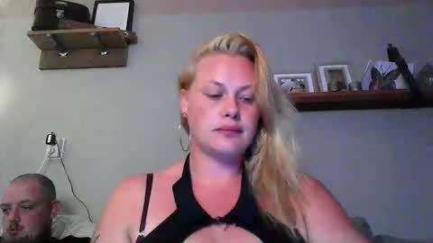 Snapshot of sweetsinz_ chatting on September 26, 9:56 pm sweetsinz_ online show from September 26, 9:56 pm